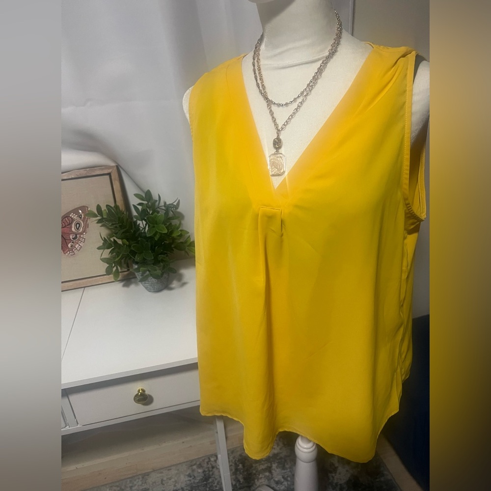 CUte yellow blouse